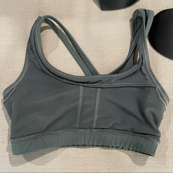 OISELLE Asymmetrical Sports Bra Like New w/ pads! - Picture 5 of 5